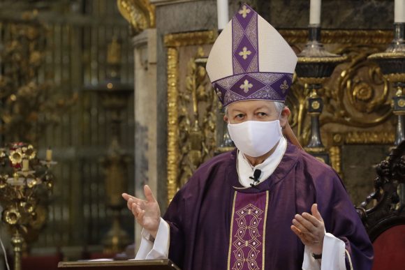 (VIDEO Y FOTOS) Oficia misa dominical en la catedral de Puebla