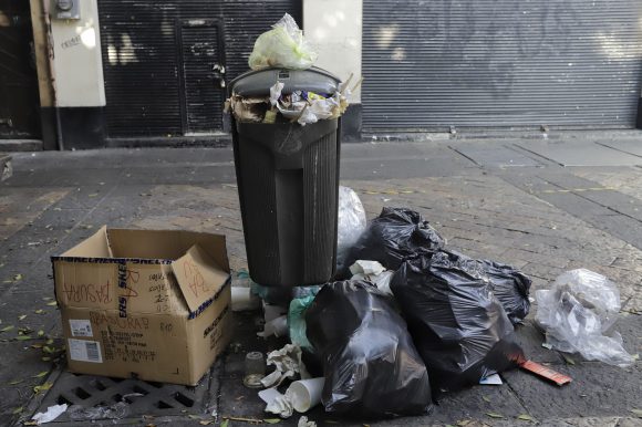 Habrá sanciones para quienes tiren su basura en la calle