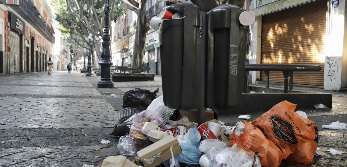 Proponen sancionar hasta con 10 años de prisión a quienes tiren basura en Puebla