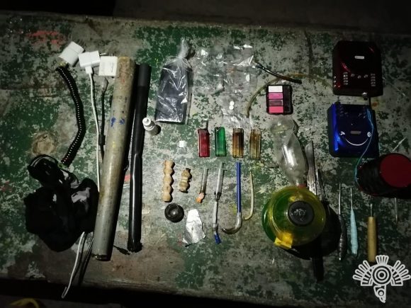 Catea SSP el penal de Tehuacán, decomisan droga, dinero y celulares