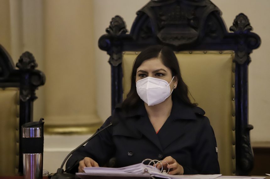 claudia-rivera-447432 (VIDEO) Llama Claudia Rivera a limitar actividades no esenciales