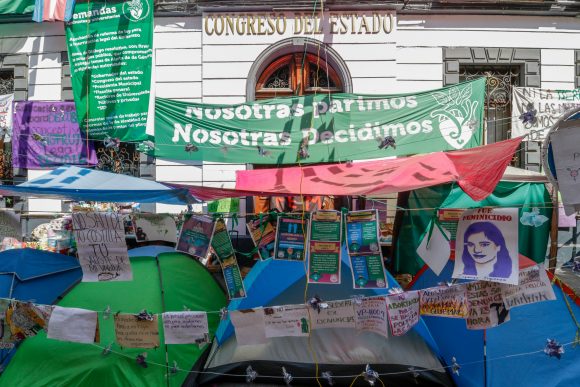 (VIDEO Y FOTOS) No hay acuerdos entre feministas que demandan la legalización del aborto y autoridades