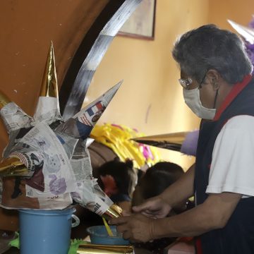 (VIDEO Y FOTOS) El Centro de Capacitación para Invidentes lleva 34 años produciendo piñatas