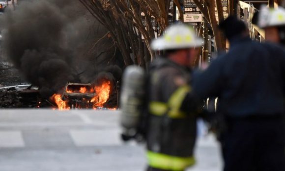 Explosión en Nashville deja 3 heridos y daños en edificios