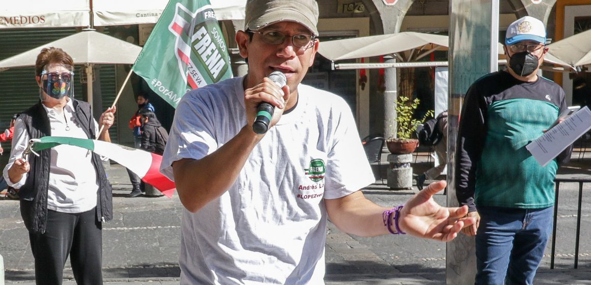 (FOTOS Y VIDEO) Manifestación de integrantes de FRENAAA