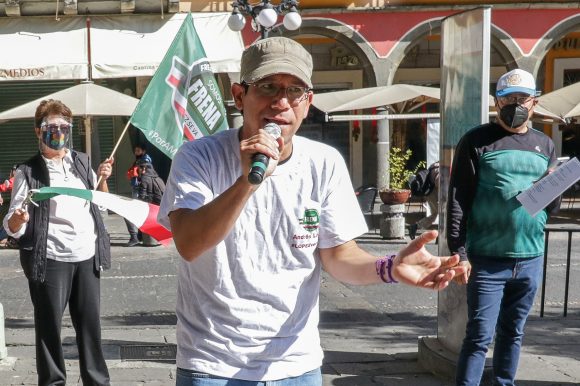 (FOTOS Y VIDEO) Manifestación de integrantes de FRENAAA