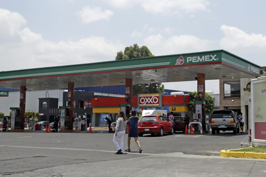 gasolineras-423279 Gasolinas, cigarros y refrescos subirá de precio en 2021