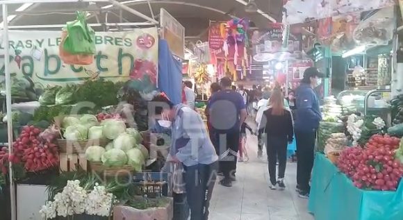 (VIDEO) Realizan compras para la cena de año nuevo en el mercado La Acocota