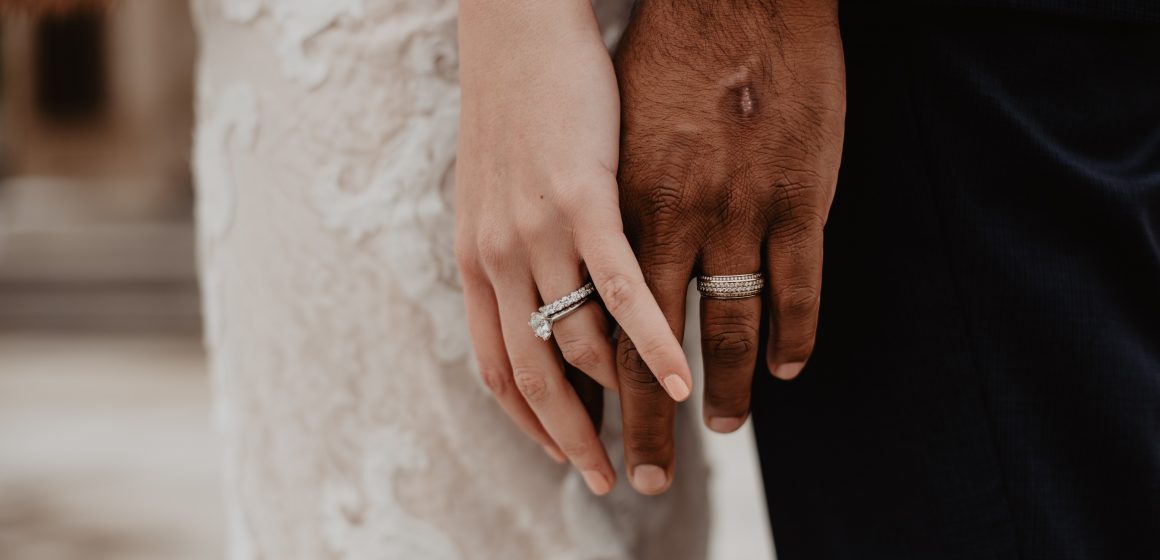 Mujer demanda a su novio por no casarse con ella tras 8 años de noviazgo