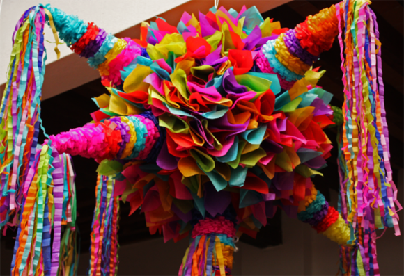 Significado de las piñatas en México