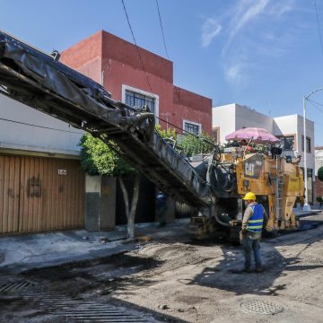 (VIDEO Y FOTOS) Obra de relaminado sobre la calle 15 Oriente entre 4 Sur y Bulevar 5 de Mayo.