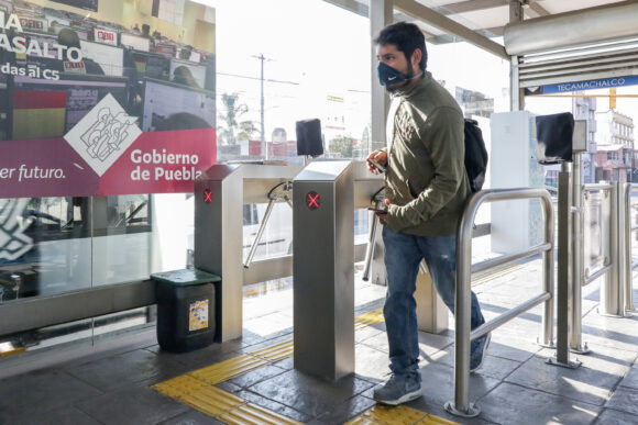 Reanudan el cobro con tarjetas de prepago a usuarios de la línea 2 del metrobús.