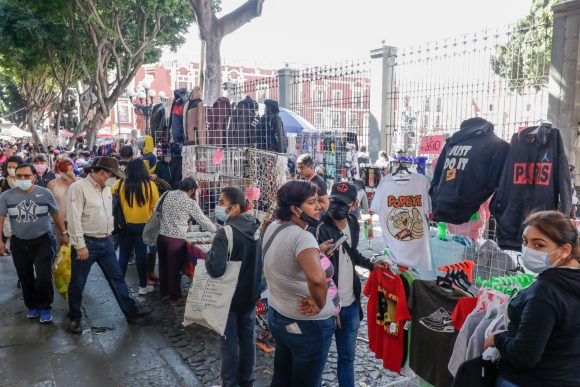 (VIDEO) 5 de Mayo foco de contagio de Covid por desbordamiento de ambulantes