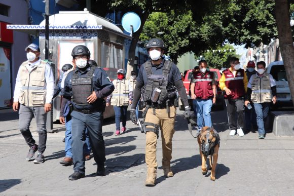 (FOTOS Y VIDEO) Inhiben la instalación de ambulantes en el centro de Puebla