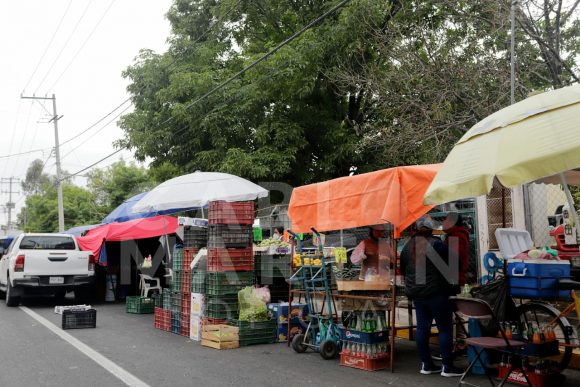 (FOTOS) Instalan tianguis de San Isidro