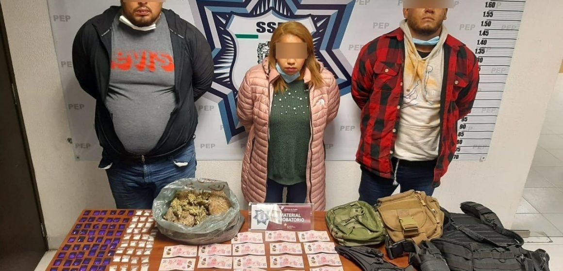 Policía Estatal detiene a tres presuntos narcomenudistas en la capital