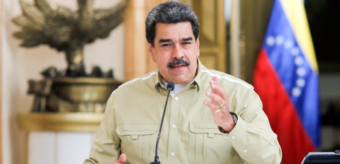 Nicolás Maduro presenta “gotas milagrosas” contra COVID-19