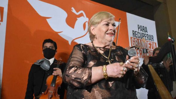 Se registra Paquita la del Barrio para diputada