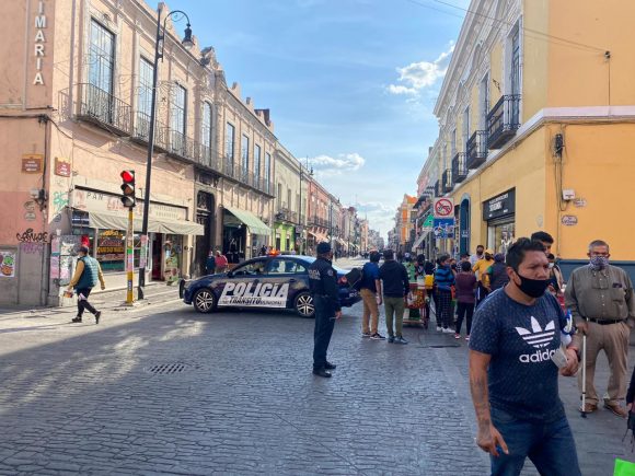 3e286ee9-7515-4b77-85e3-b2f59800d60c Se enfrentan ambulantes y Ayuntamiento por el control de las calles del centro de Puebla