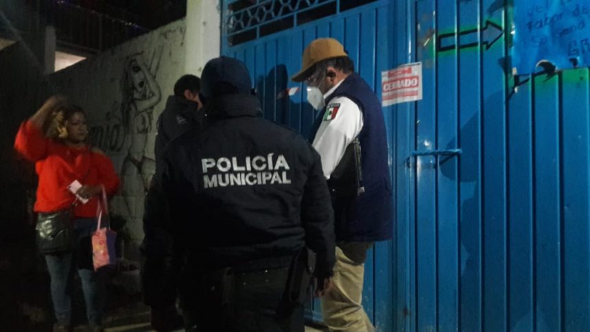 43d Clausuran 4 bares y remiten a 3 sexoservidoras al Juzgado Calificador en Chiautla