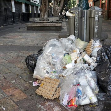 (VIDEO) Calles de Puebla desbordadas de basura