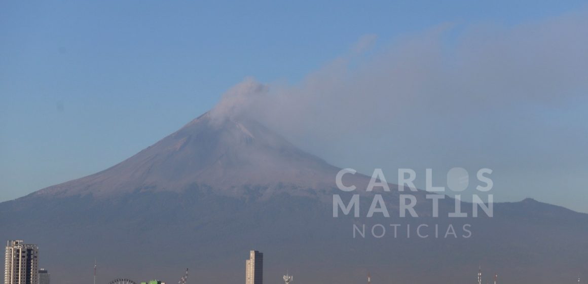 (FOTOS) Emisiones de agua y ceniza del Volcán Popocatépetl