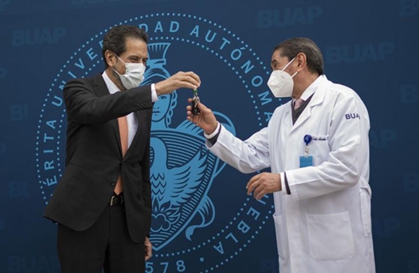 BUAP3 Recibe BUAP en comodato ambulancia del Ayuntamiento de Puebla