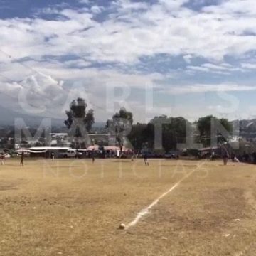 (VIDEO) Realizan partido de béisbol en Xilotzoni a pesar de la alerta de riesgo por Covid-19
