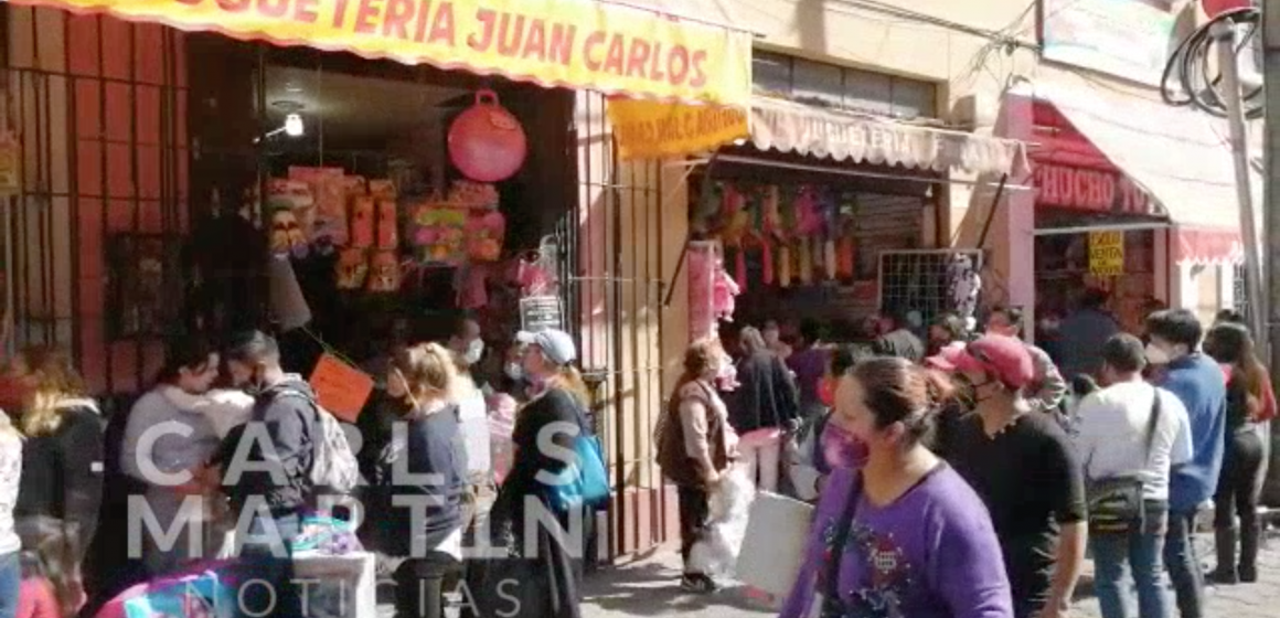 (VIDEO) Poblanos abarrotan jugueterías