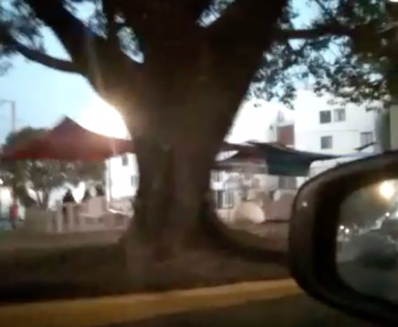 (VIDEO) Se instala tianguis de juguetes, ropa y comida en La Margarita, Loma Bella y Bosques