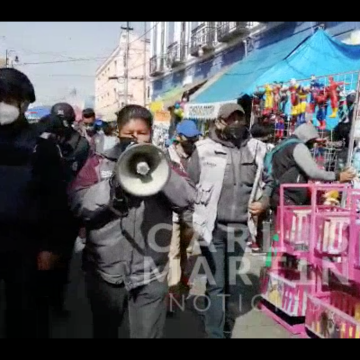 (VIDEO) Exhortan a vendedores ambulantes a retirarse de la vía pública
