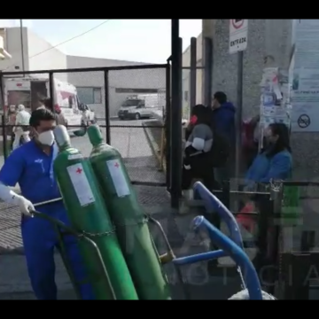 (VIDEO) Abastecen al Hospital IMSS La Margarita con tanques de oxígeno