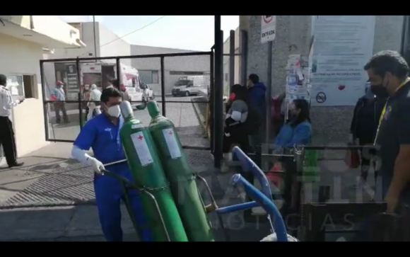 (VIDEO) Abastecen al Hospital IMSS La Margarita con tanques de oxígeno