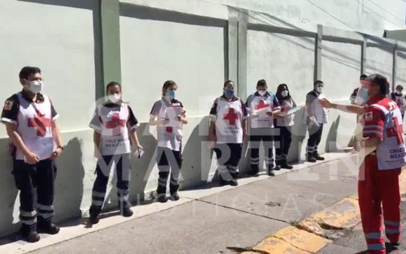 (VIDEO) Paramédicos de la Cruz Roja reciben vacuna contra el COVID-19