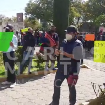 (VIDEO) Se manifiestan ambulantes en San Martín Texmelucan