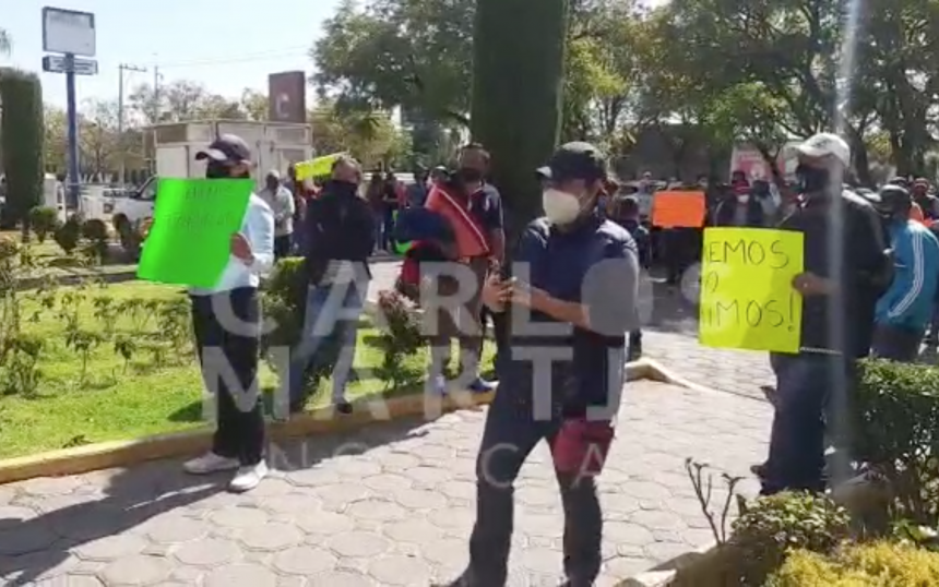 (VIDEO) Se manifiestan ambulantes en San Martín Texmelucan