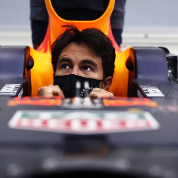 (FOTOS) Checo Pérez inicia su aventura en Red Bull y presume sus nuevos colores