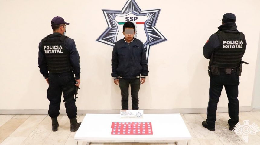 En Cholula, Policía Estatal detiene a presunto narcomenudista