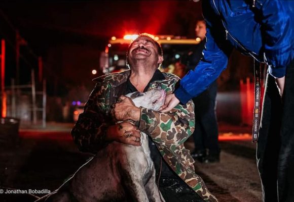 Sordomudo llora de alegría tras salvar a su mascota de un incendio; perdió todo su patrimonio