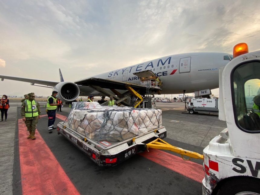 Esx910CU4AQqvmg Llega a México cargamento con vacunas de CureVac para ensayo Fase III