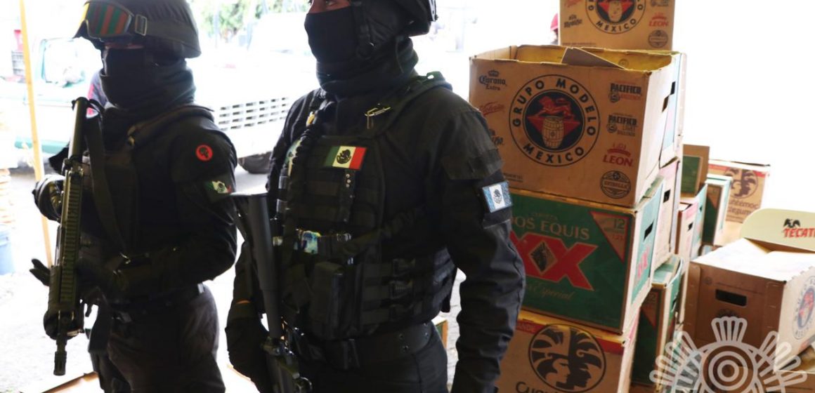 En operativo, Policía Estatal inhibe venta ilegal de alcohol en el mercado Morelos