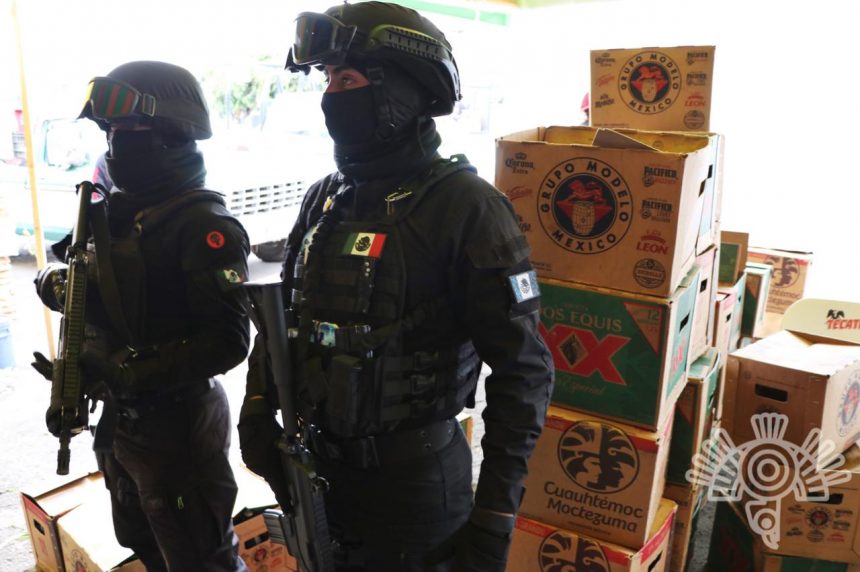 En operativo, Policía Estatal inhibe venta ilegal de alcohol en el mercado Morelos
