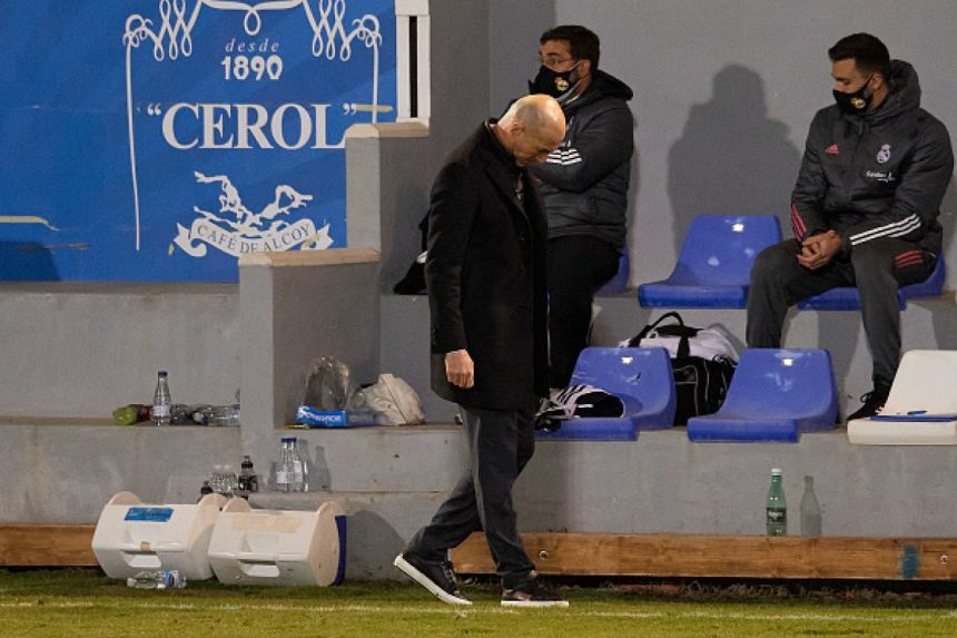 Zidane se mantiene en el Real Madrid