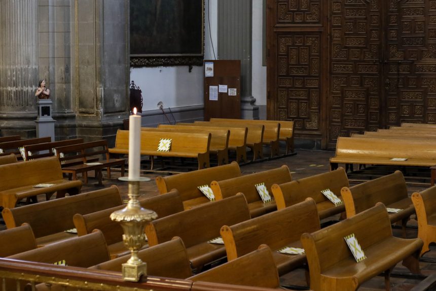 agencia-enfoque-449411 (FOTOS Y VIDEO) Obispo Tomás López oficia la misa dominical en catedra