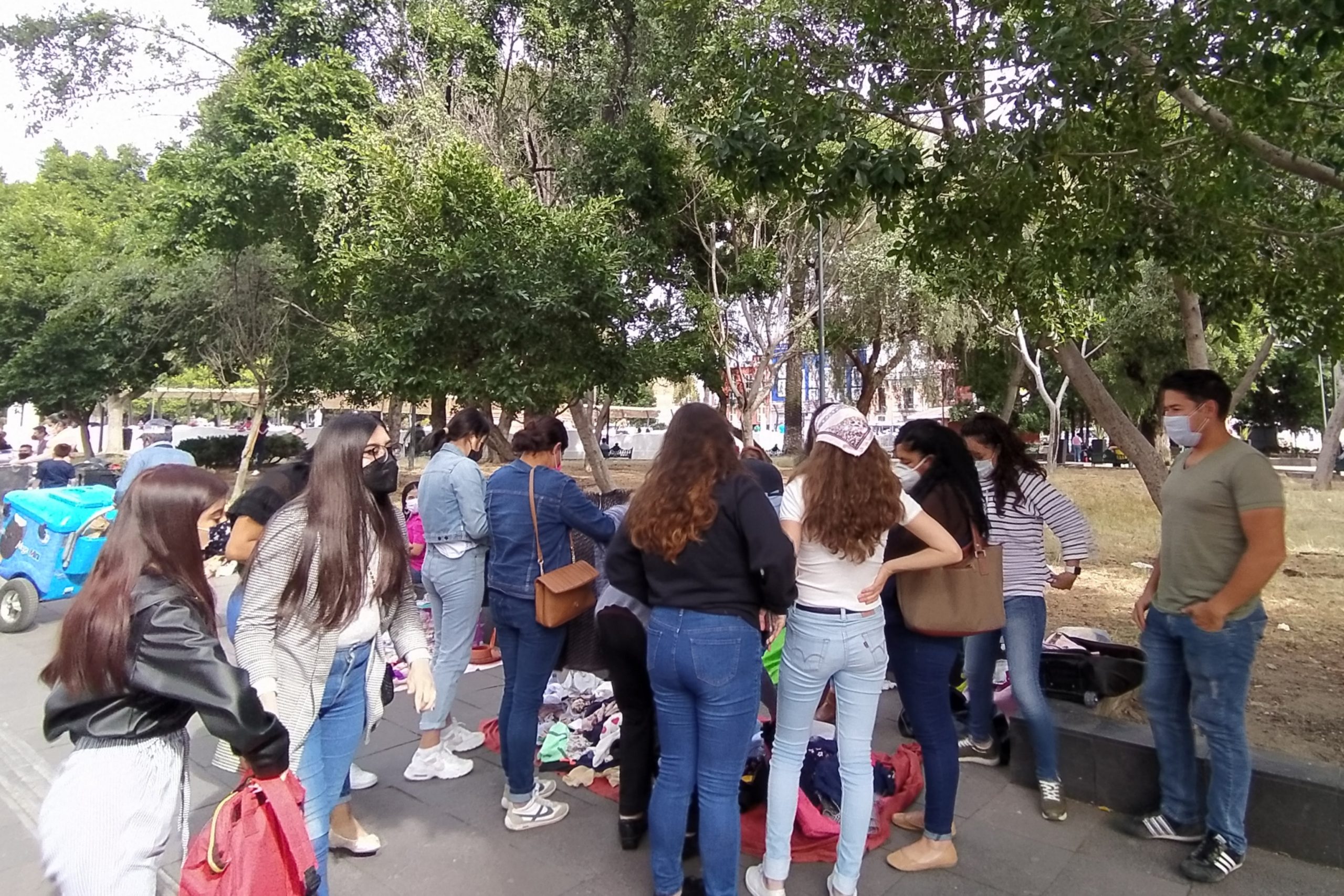 VIDEO)En pandemia instalan tianguis en el paseo Bravo - Carlos Martin Huerta