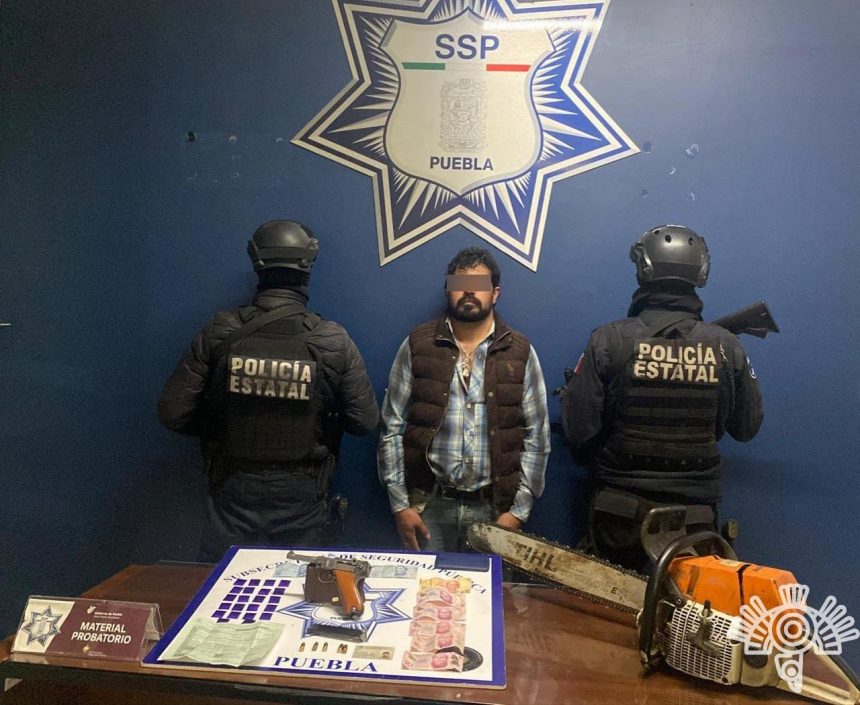 bc5a756b-6441-47a6-bfdf-194a4314e680 En Chignahuapan, Policía Estatal detiene a presunto narcovendedor