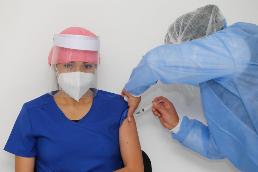 Arranca primera fase de vacunación contra el COVID-19 en Puebla