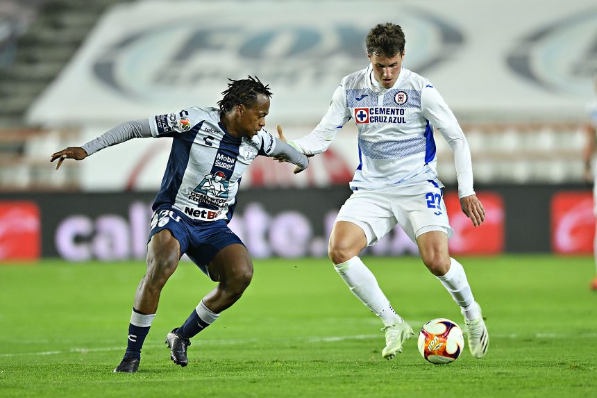 Cruz Azul vence al Pachuca y sale de la mala racha