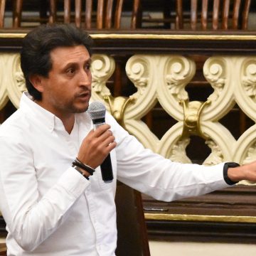 José Juan Espinosa regresa al Congreso, mantiene denuncia en contra