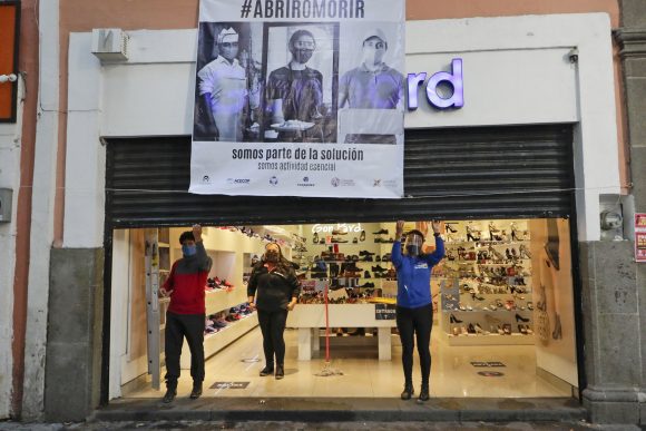 ECONOMÍA . REAPERTURA COMERCIOS Comercios del Centro Histórico de Puebla prevén un incremento del 40% en sus ventas